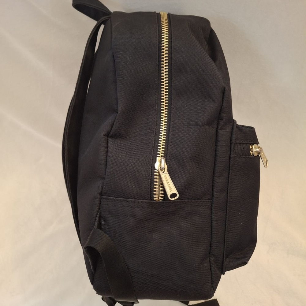 Backpack - Picture 5 of 13